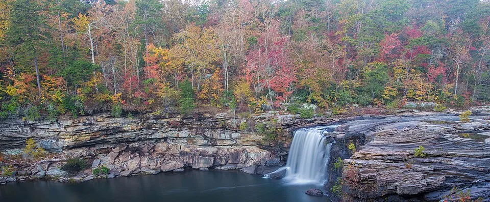 Das 47. Jährliche TAG Fall Cave-In feiert Höhlenforschung in Mentone, Alabama