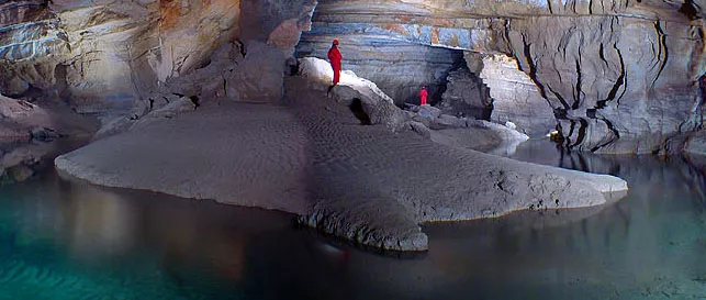 Herausforderungen in der Drachenodemhöhle: Bericht über die Erkundung des größten unterirdischen Sees der Welt